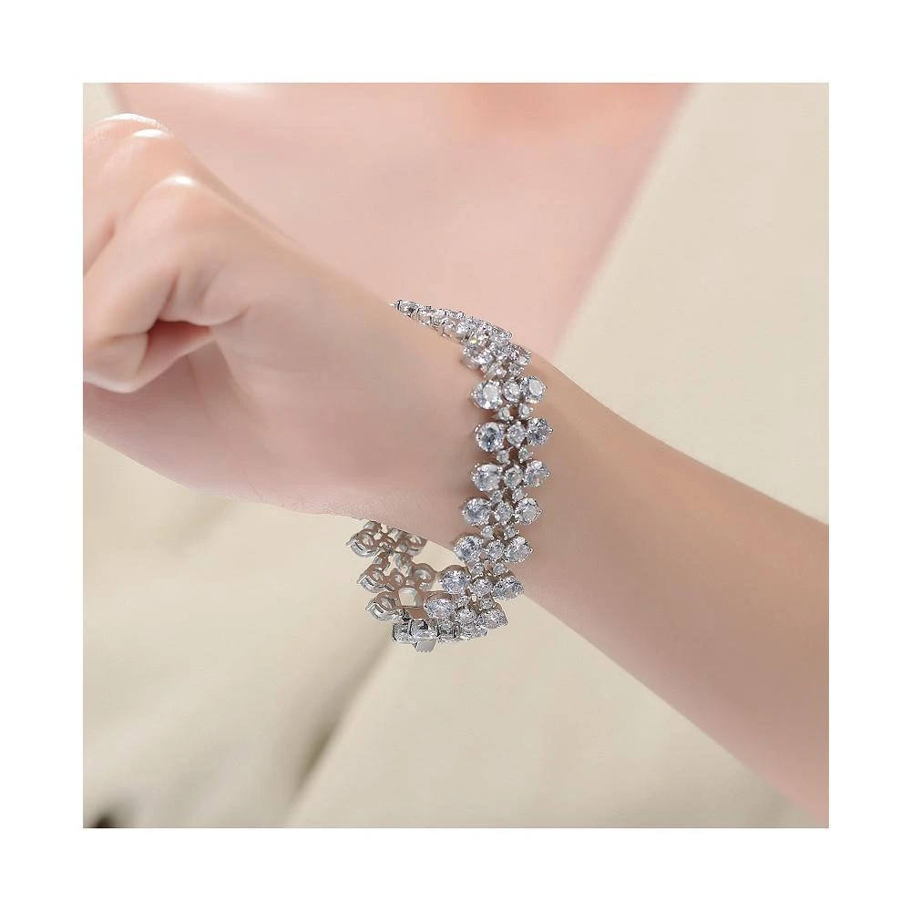 商品Genevive|Sterling Silver White Gold Plated Clear Cubic Zirconia Modern Tennis Bracelet,价格¥2143,第2张图片详细描述