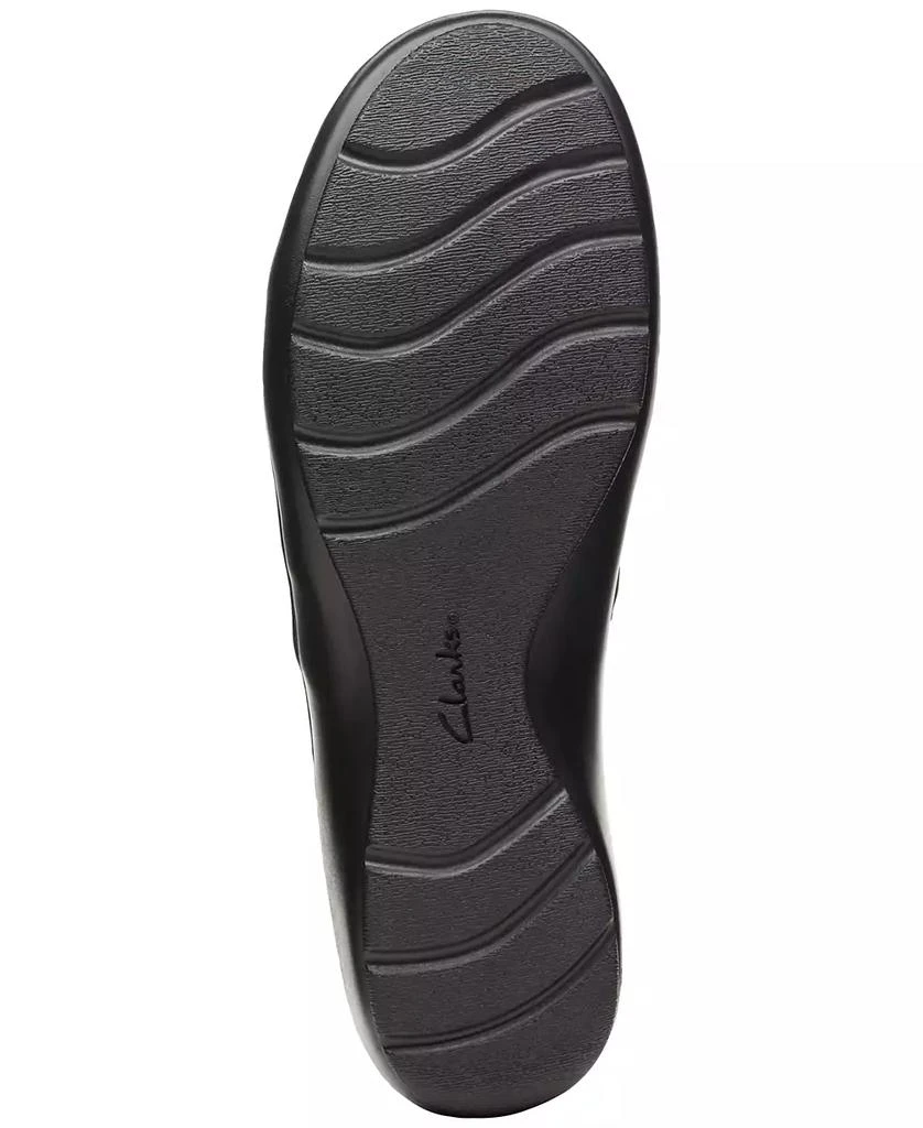 商品Clarks|Women's Cora Charm Slip-On Flats,价格¥741,第4张图片详细描述