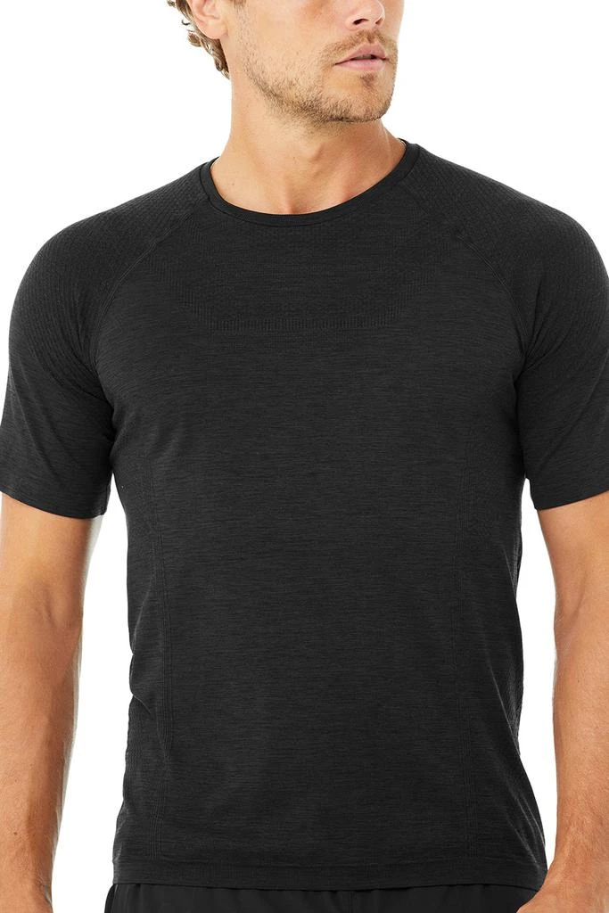 商品Alo|Amplify Seamless Short Sleeve Tee - Black,价格¥349,第4张图片详细描述