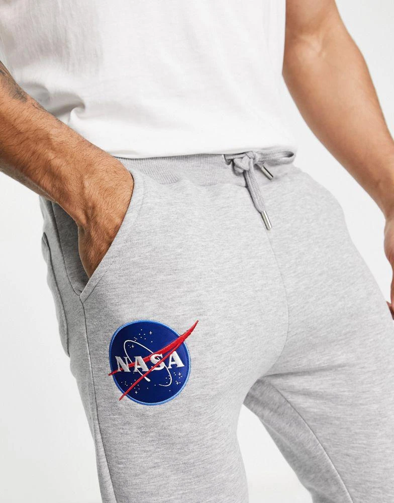 商品Alpha Industries|Alpha Industries NASA cargo sweat joggers in grey marl,价格¥507,第4张图片详细描述