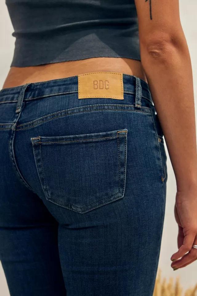 商品BDG|BDG Dark Wash 90s Low-Rise Flare Jean,价格¥551,第6张图片详细描述