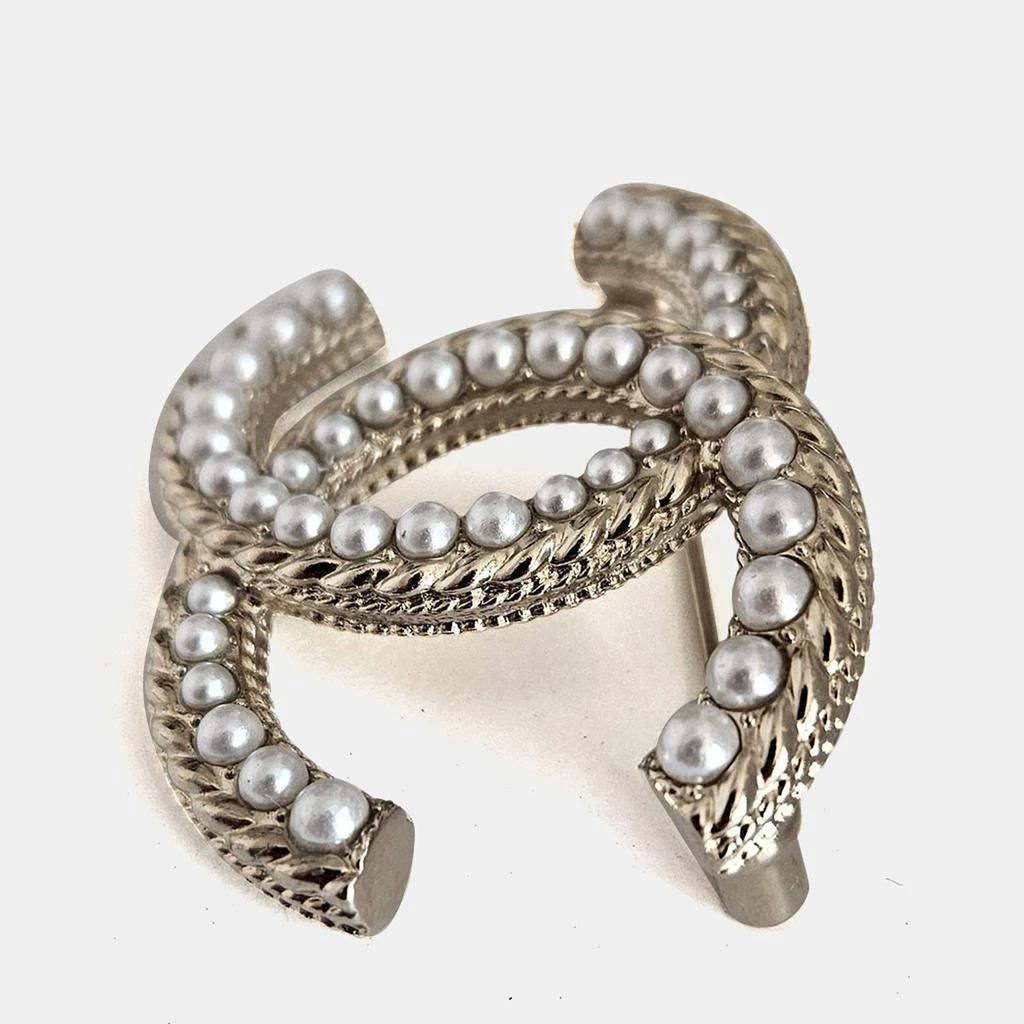 商品[二手商品] Chanel|Chanel Gold Tone Faux Pearl CC Pin Brooch,价格¥7603,第3张图片详细描述
