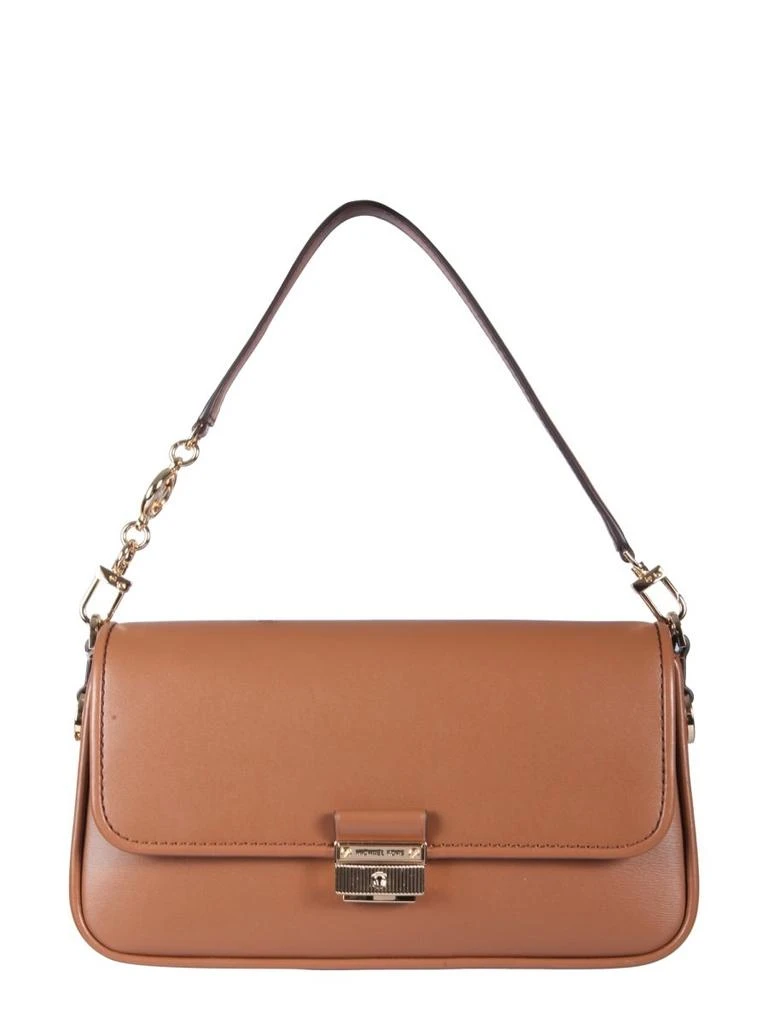 商品Michael Kors|Michael Michael Kors Bradshaw Logo Engraved Shoulder Bag,价格¥1408,第1张图片