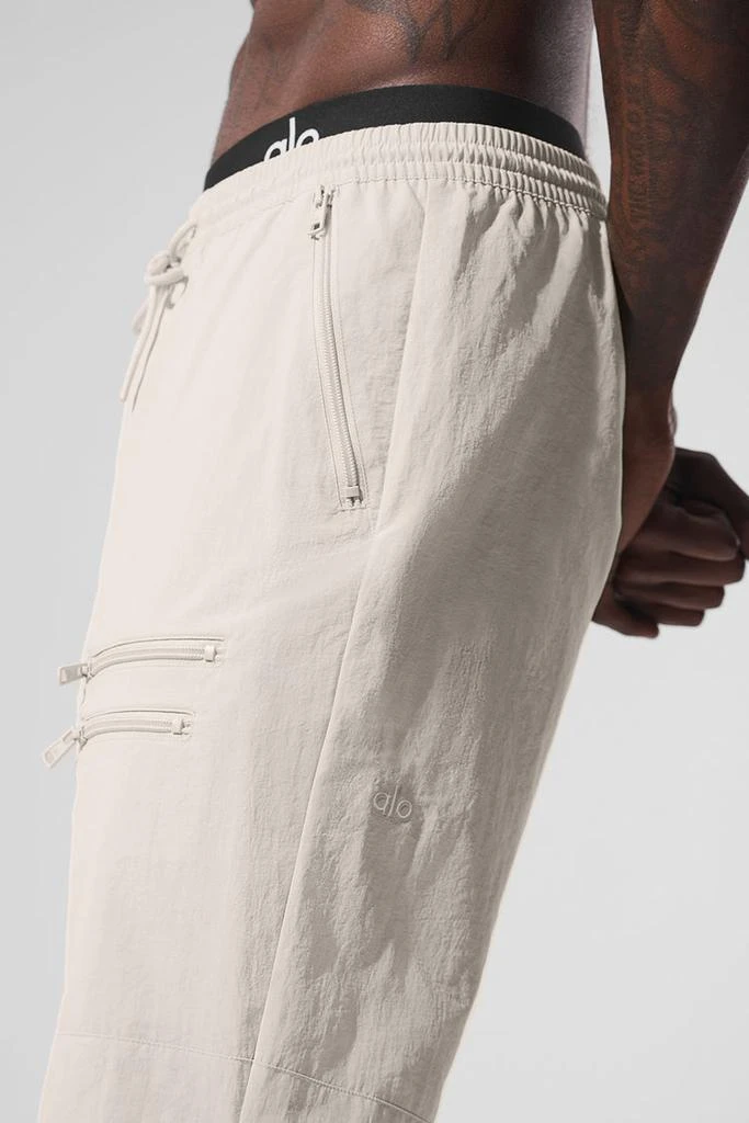 商品Alo|Takeaway Track Pant - Bone,价格¥908,第2张图片详细描述