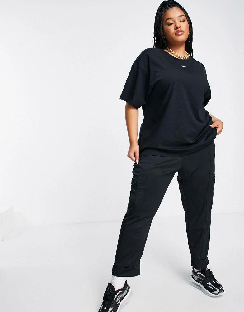 商品NIKE|Nike Plus Essentials boyfriend t-shirt in black,价格¥367,第2张图片详细描述