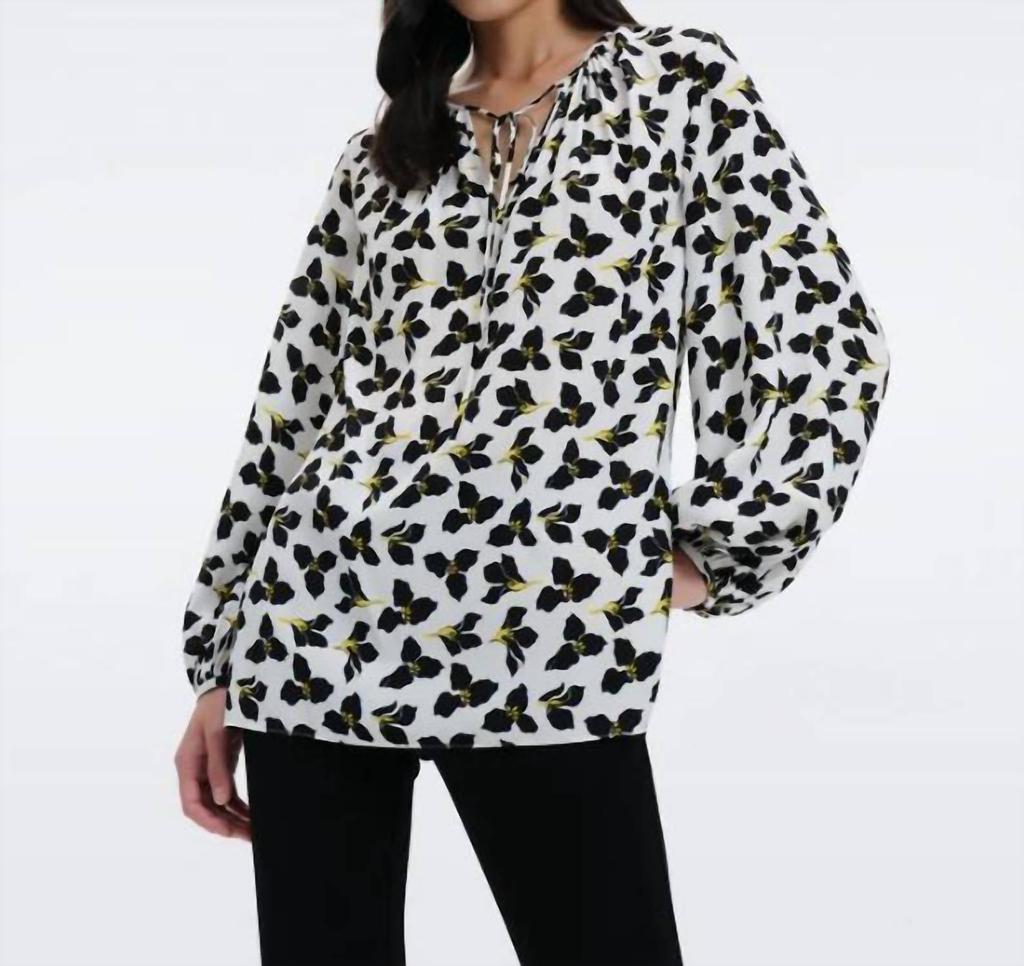 商品Diane von Furstenberg|Freddie Blouse In Graphic Flower Ivory,价格¥1376,第1张图片