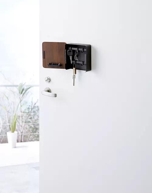 商品Madewell|Yamazaki Home Rin Square Magnetic Key Cabinet,价格¥252,第1张图片