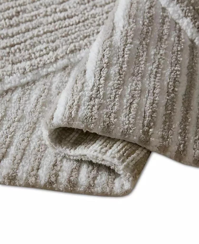 商品Décor Studio|Luna Stripe Skid-Resistant Bath Rug,价格¥162,第5张图片详细描述