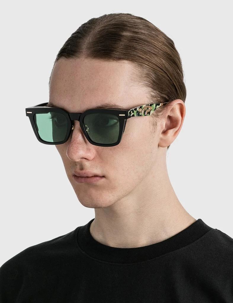 商品Bape|Metal Shark Applique Sunglasses,价格¥3832,第4张图片详细描述