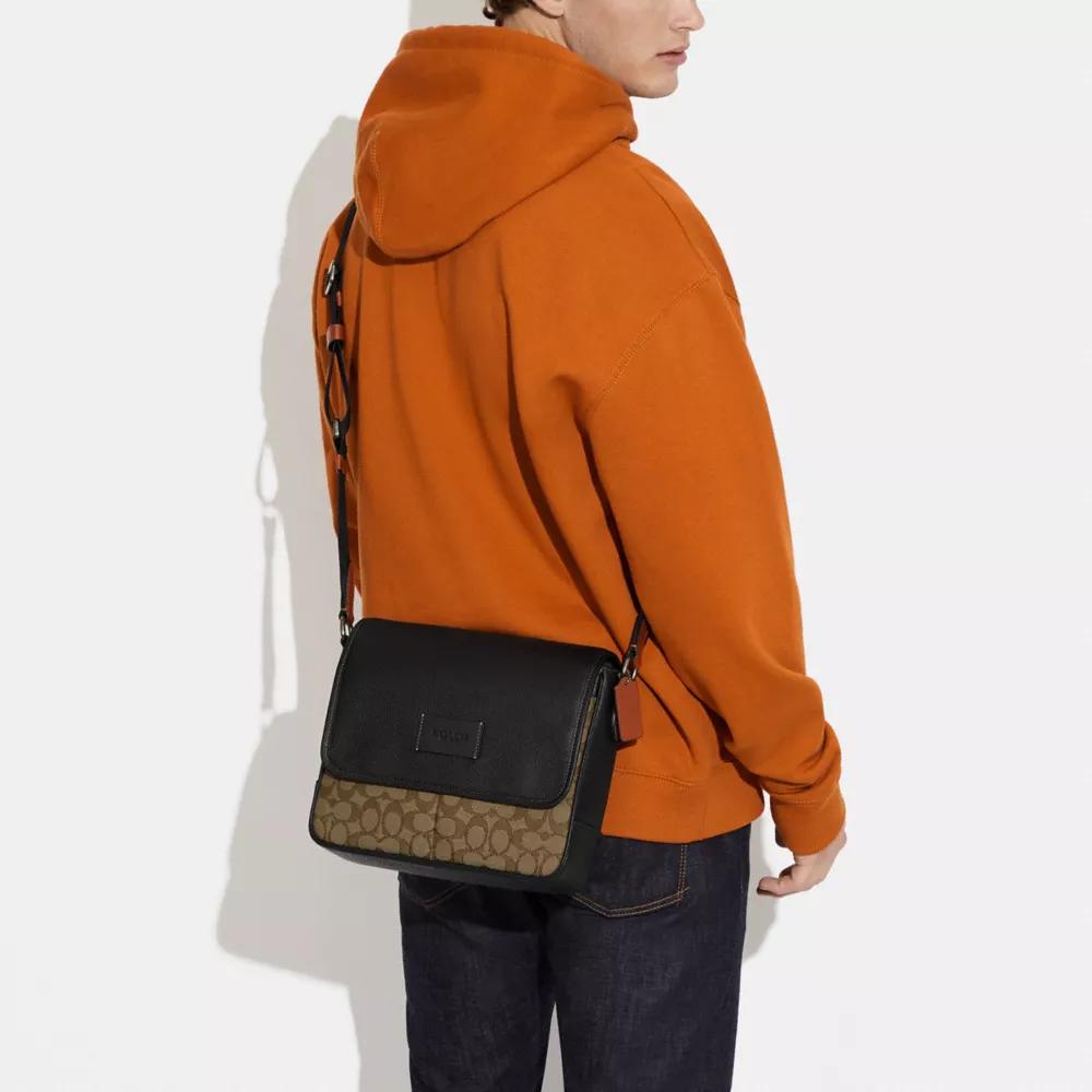 【Coach】Sprint Map Bag 25 In Signature Jacquard◆国内発送◆ COACH® Outlet | Sprint Map Bag 25
