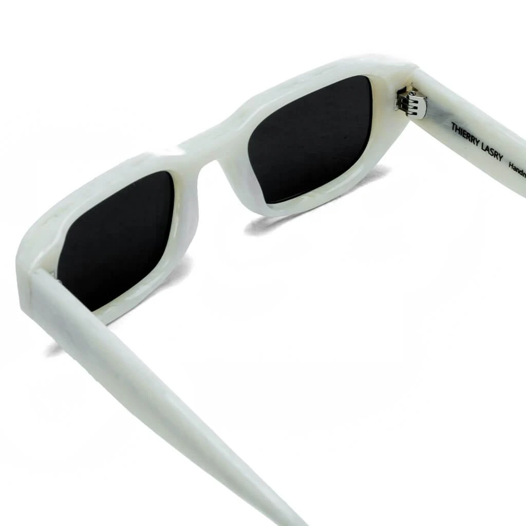 商品Thierry Lasry|Victimy 079 - White/Black,价格¥3659,第3张图片详细描述