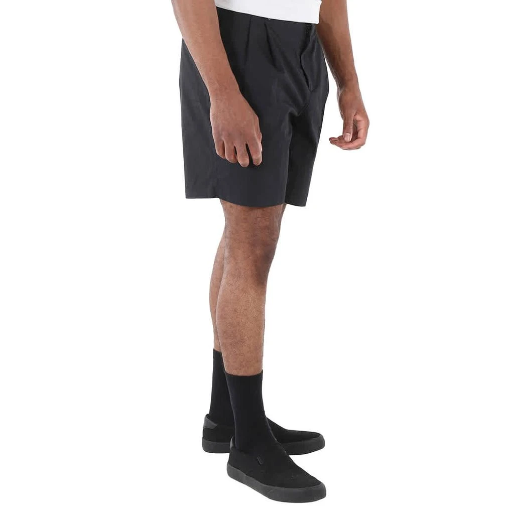 商品Burberry|男士 黑色科技棉精裁短裤,价格¥1700,第2张图片详细描述