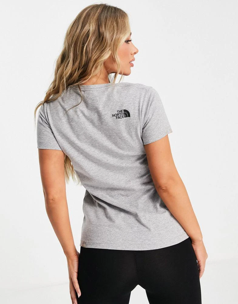 商品The North Face|The North Face Graphic t-shirt in grey,价格¥144,第2张图片详细描述