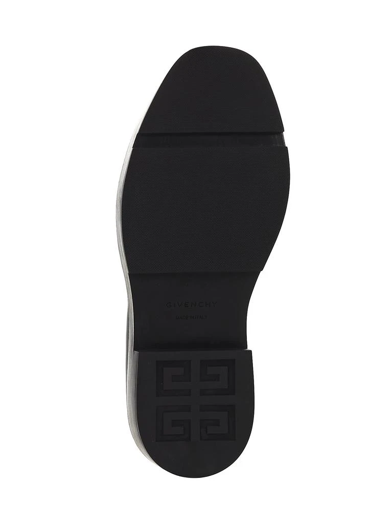 Givenchy Laced up shoes 商品