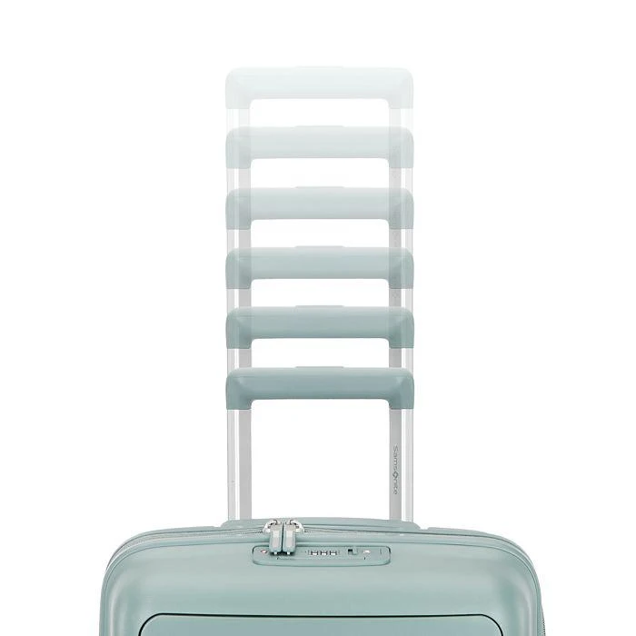 Elevation™ Plus Carry On Spinner Suitcase 商品