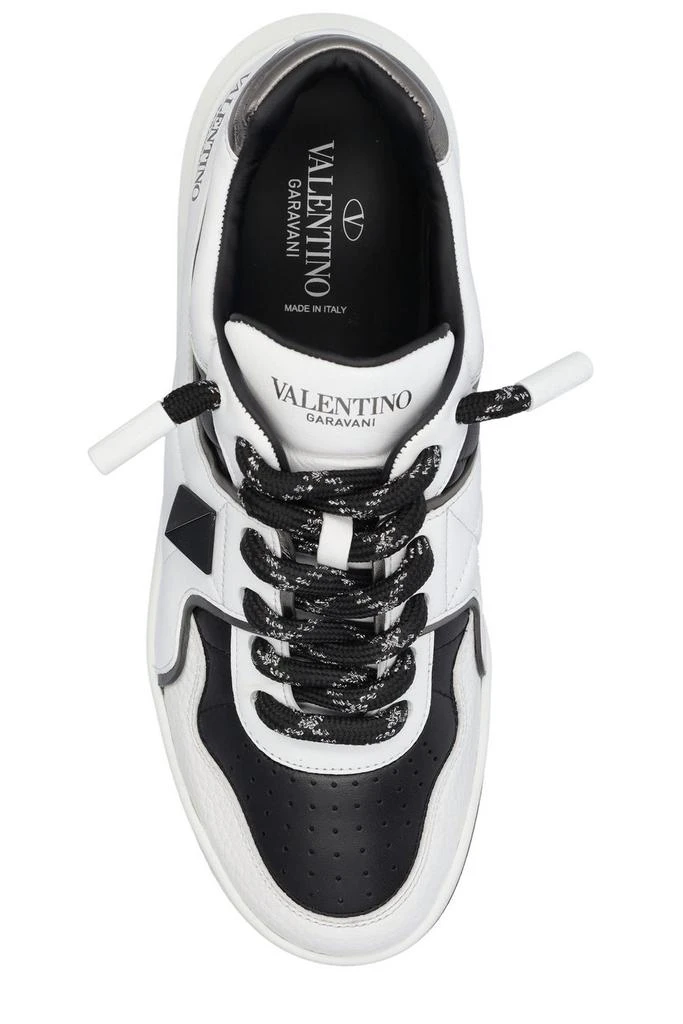 商品Valentino|Valentino Garavani One Stud XL Lace-Up Sneakers,价格¥4577,第4张图片详细描述