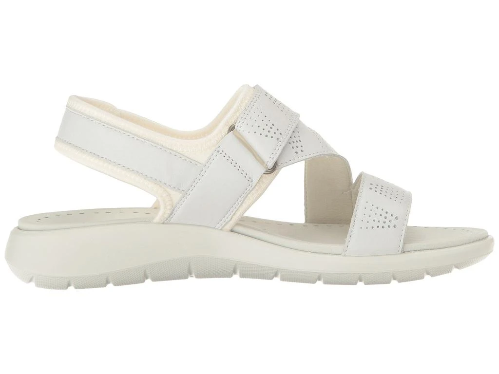 Soft 5 Cross-Strap Sandal 商品