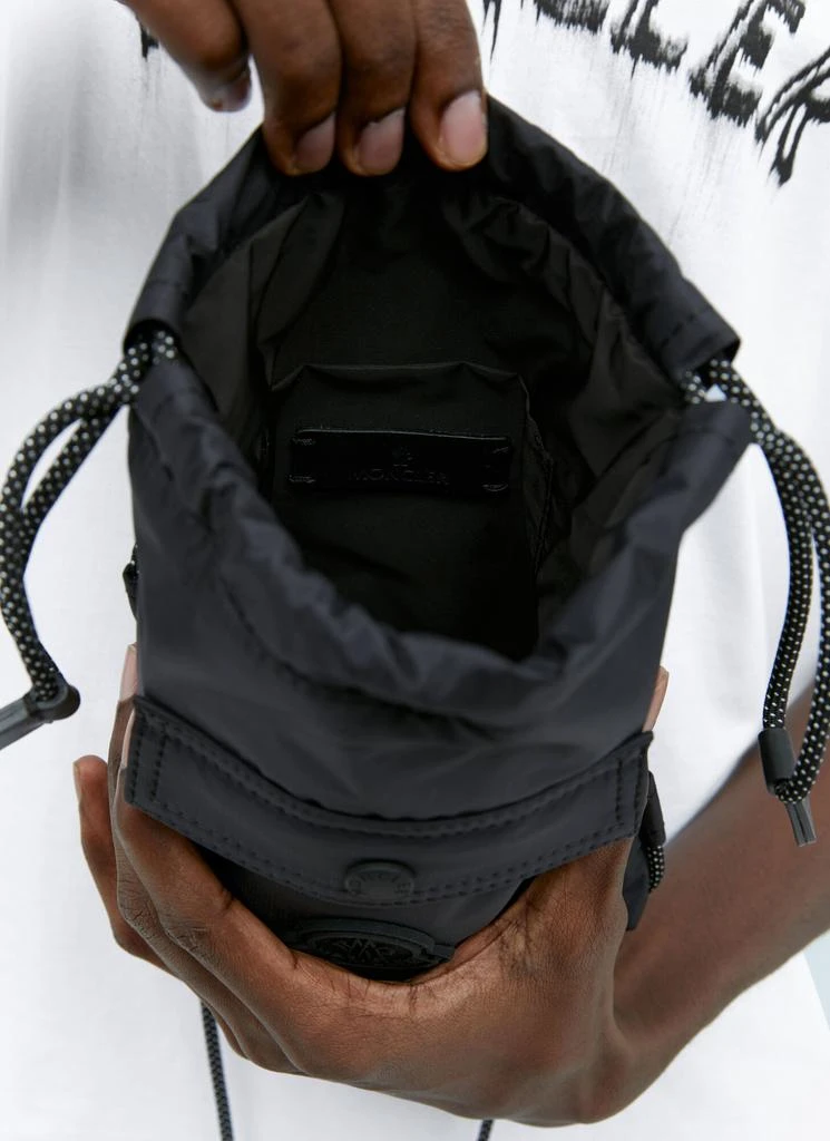 商品Moncler|Makaio Crossbody Bag,价格¥4077,第4张图片详细描述