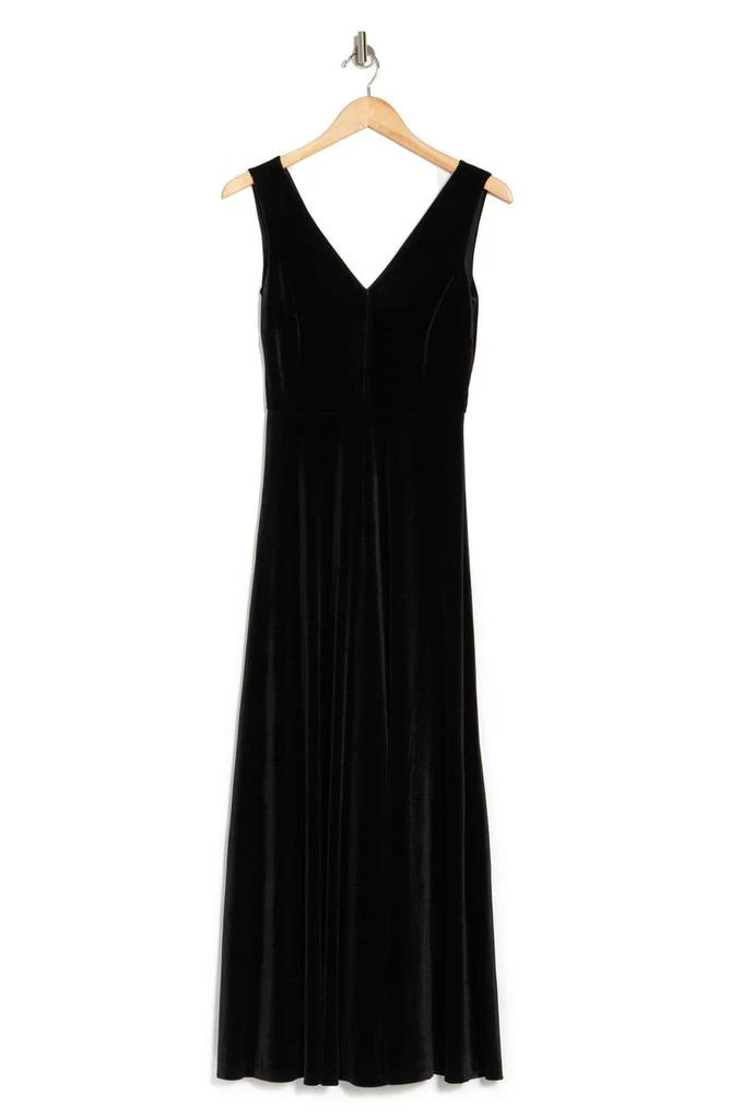 商品Love by Design|V-Neck Velvet Maxi Dress,价格¥450,第3张图片详细描述