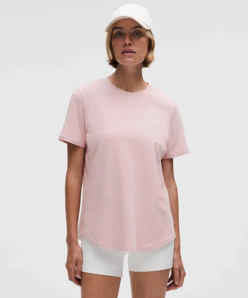 Love Curved-Hem Crewneck T-Shirt 商品