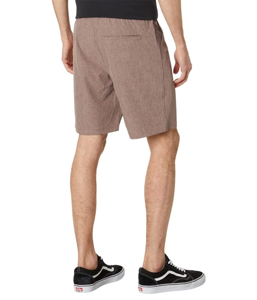 商品Oakley|Adventure 19" Chino Shorts,价格¥195-¥215,第2张图片详细描述