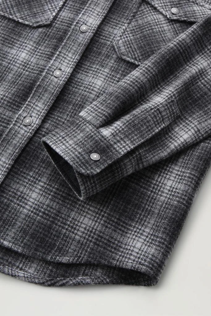 商品Woolrich|Alaskan Check Overshirt in Recycled Italian Wool Blend - Men - Gray,价格¥2071,第3张图片详细描述