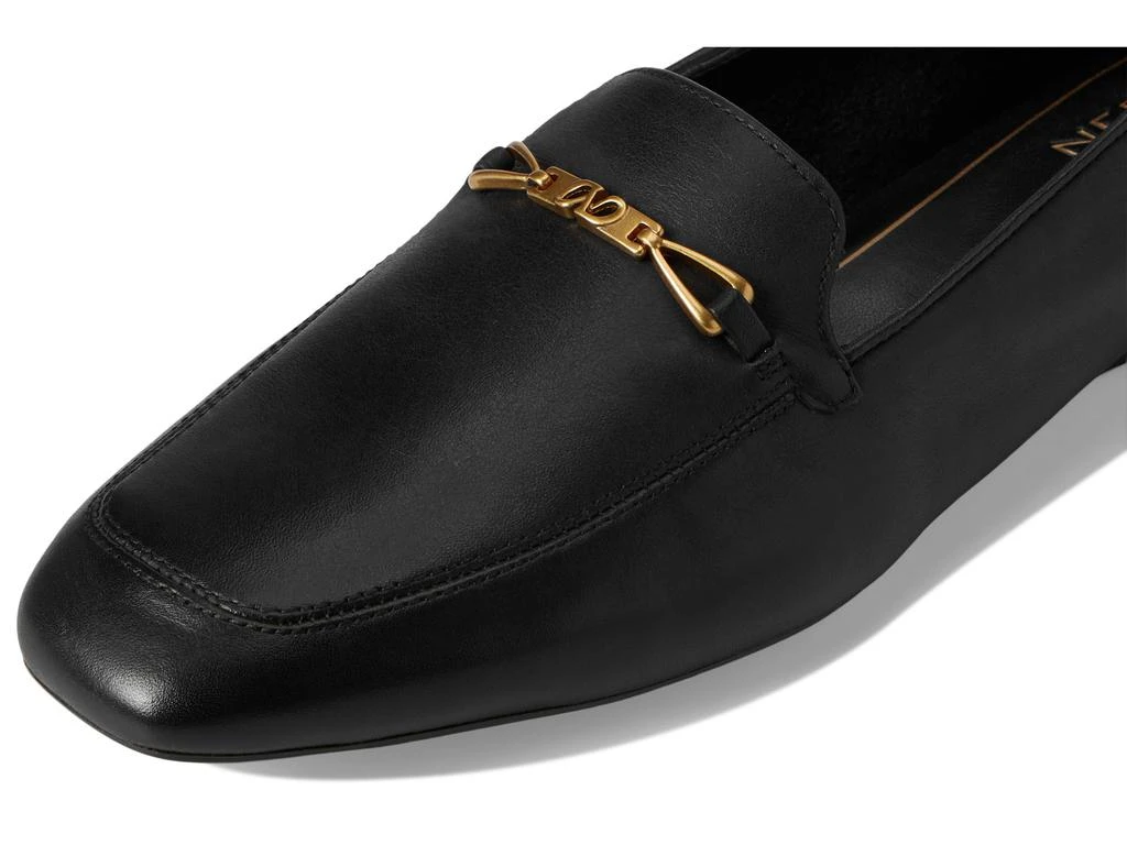 Cecilia Loafers 商品