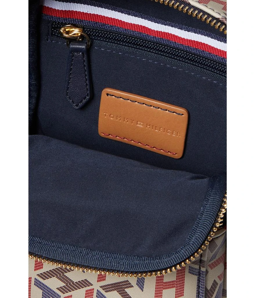 商品Tommy Hilfiger|Hayden SLG iPhone® Crossbody Printed PVC,价格¥388,第3张图片详细描述