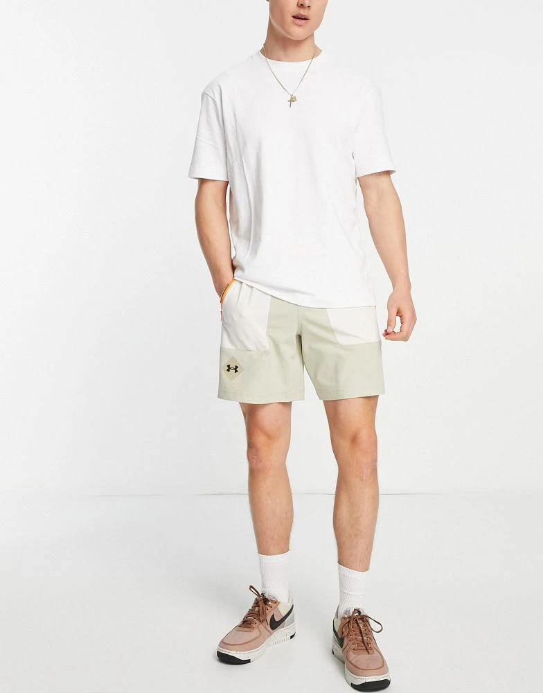 商品Under Armour|Under Armour Training Terrain woven shorts with pocket detail in stone,价格¥226,第3张图片详细描述