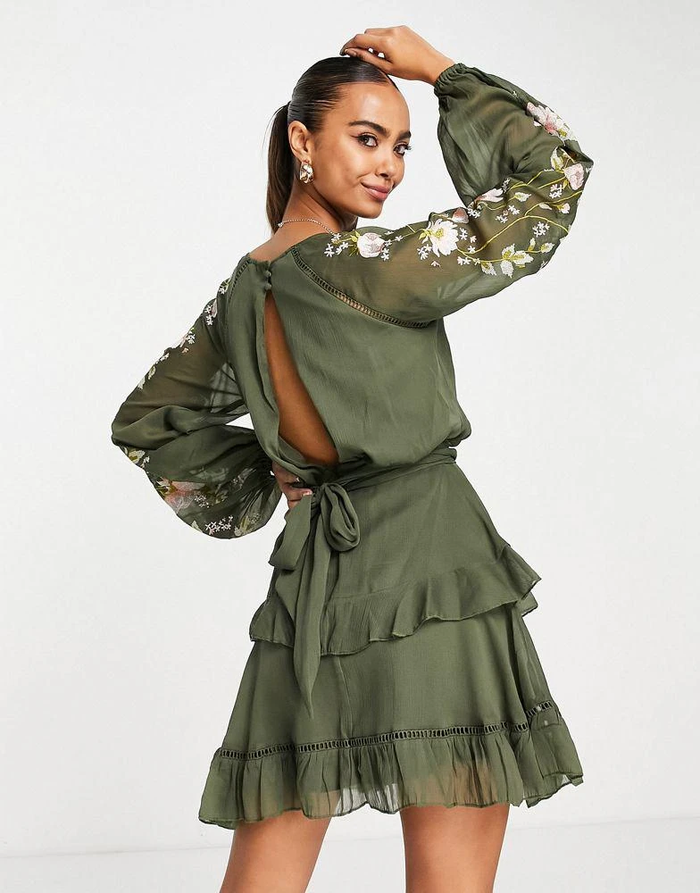 商品ASOS|ASOS DESIGN blouson sleeve tiered mini dress with cross stitch embroidery detail and tie in khaki,价格¥274,第3张图片详细描述