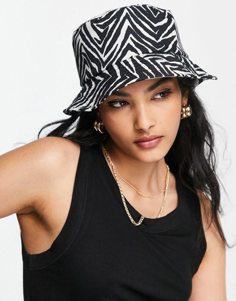 商品Topshop|Topshop zebra print bucket hat,价格¥91,第2张图片详细描述