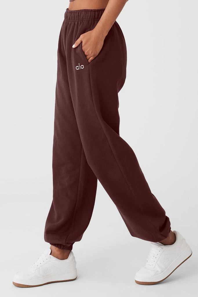 商品Alo|Accolade Sweatpant - Cherry Cola,价格¥879,第3张图片详细描述