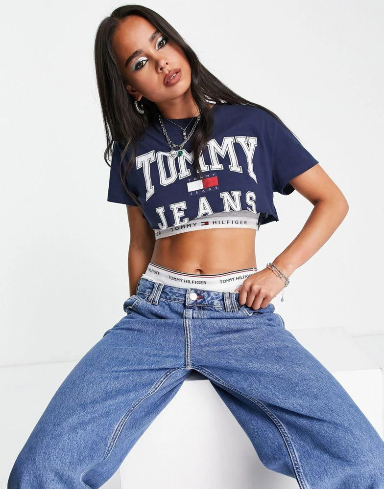 商品Tommy Jeans|Tommy Jeans x ASOS exclusive collab cropped logo t-shirt in navy,价格¥210,第1张图片