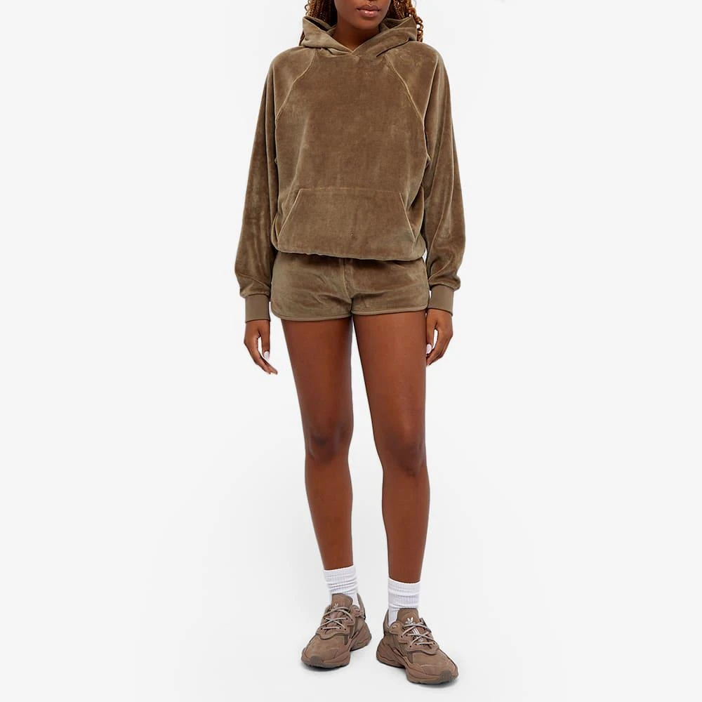 商品Essentials|Fear of God ESSENTIALS Velour Shorts - Wood,价格¥337,第4张图片详细描述