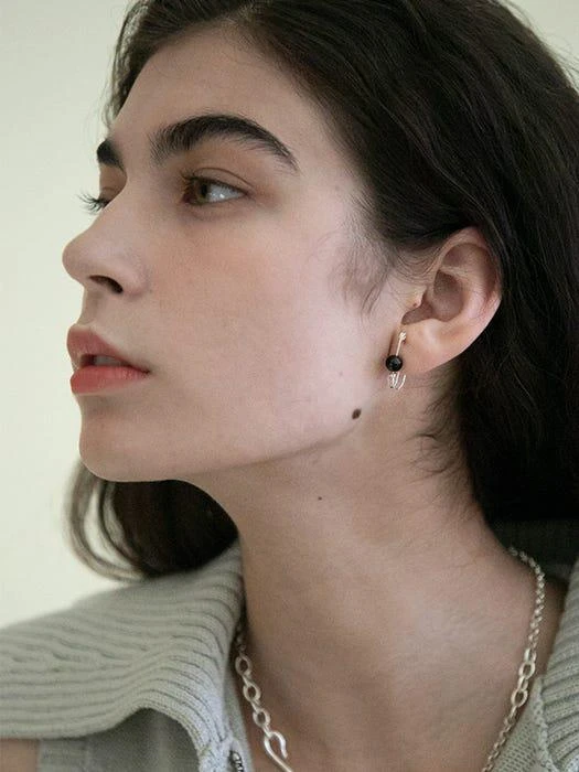 商品nuavo|Onyx Silver Clip Earrings,价格¥515,第4张图片详细描述