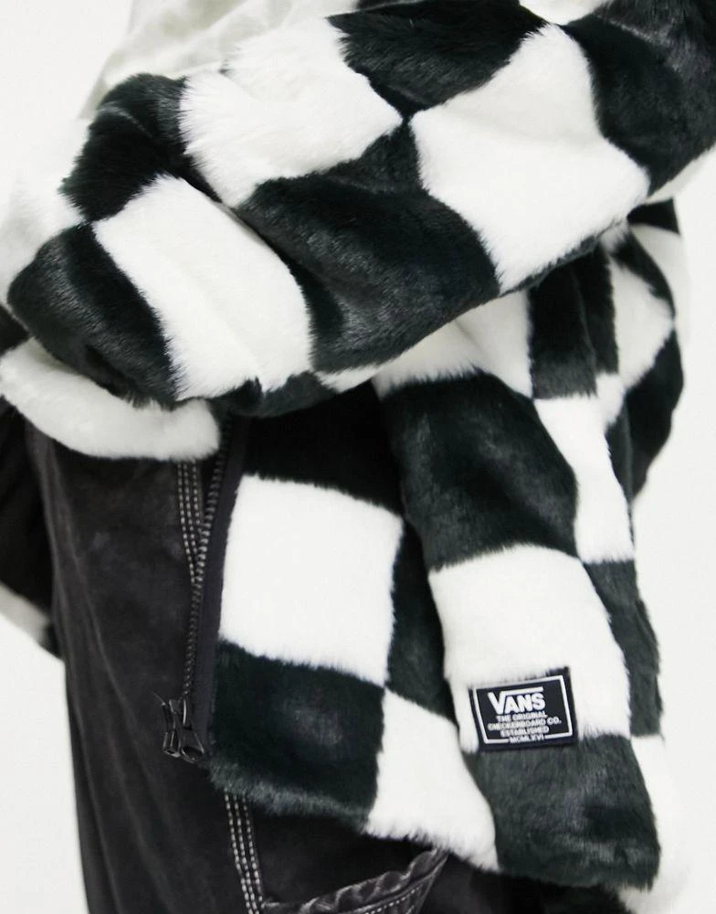 商品Vans|Vans Natalie funnel neck puffer jacket in black/white checkerboard,价格¥814,第3张图片详细描述