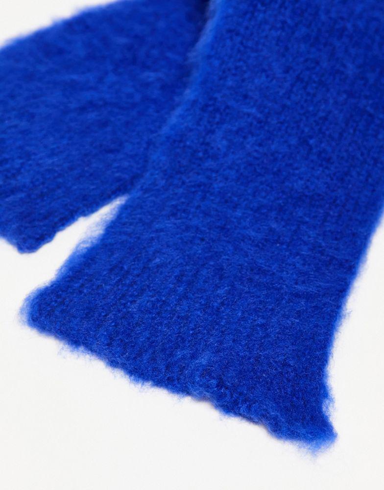 COLLUSION Unisex fluffy beanie in blue商品第2张图片规格展示
