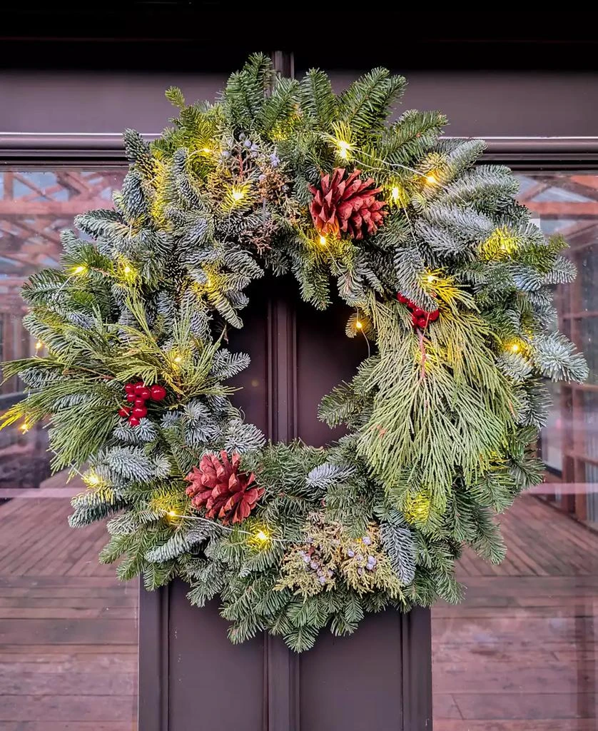 商品International Christmas Innovation|Traditional Noble Fir Fresh Wreath with Warm Lights, 22",价格¥434,第4张图片详细描述