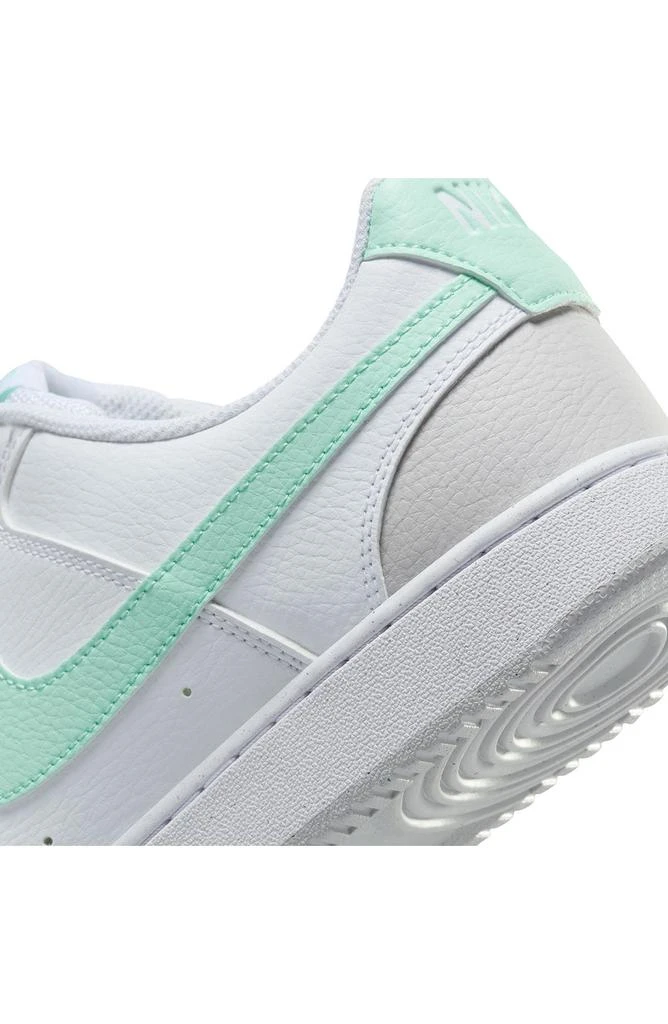Court Vision Low Top Sneaker 商品