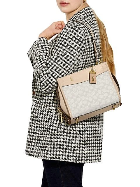 商品Coach|Rogue 25标志性字母提花牛皮托特,价格¥2541,第2张图片详细描述