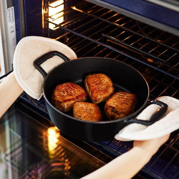商品All-Clad|6 Quart Enameled Cast Iron Dutch Oven & Trivet,价格¥1712,第3张图片详细描述