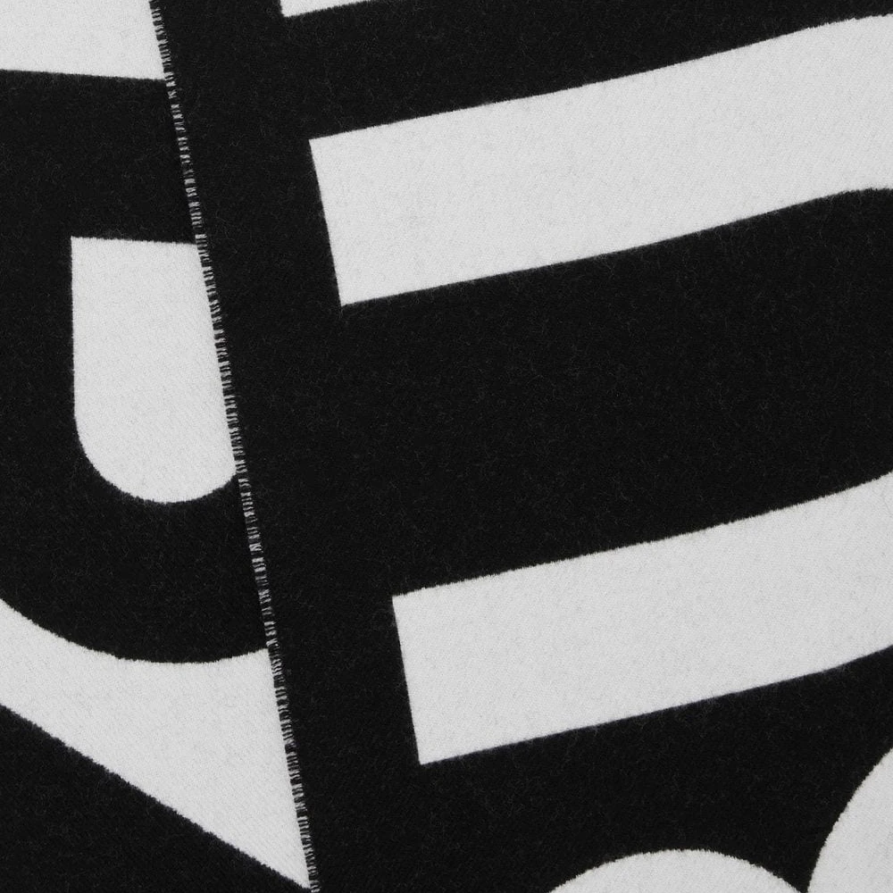 BURBERRY 黑色中性围巾 8054214 商品