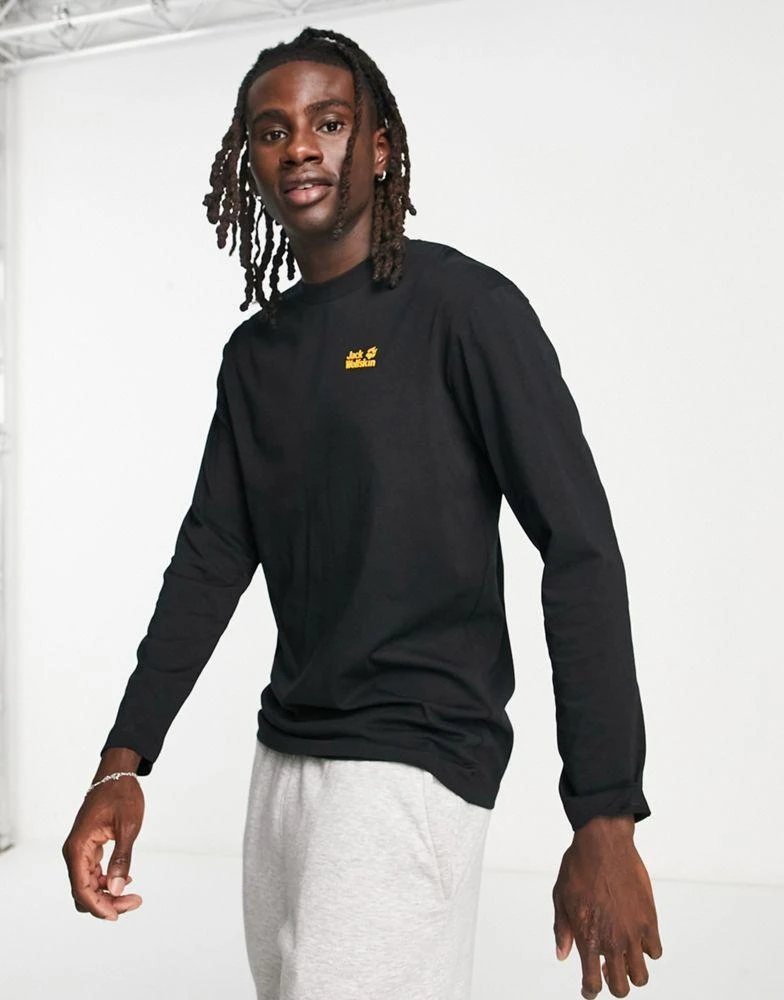 商品Jack Wolfskin|Jack Wolfskin Essential chest logo long sleeve t-shirt in black,价格¥162,第1张图片