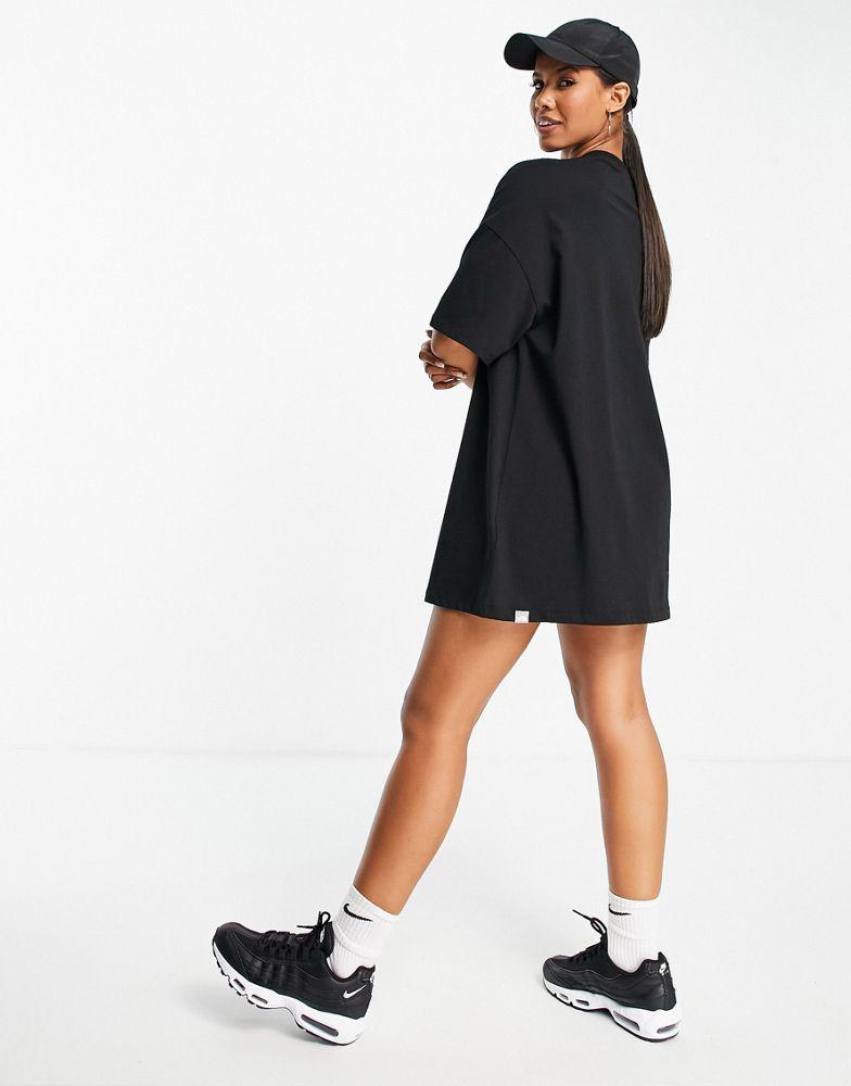 The North Face t-shirt dress in black Exclusive at ASOS商品第4张图片规格展示