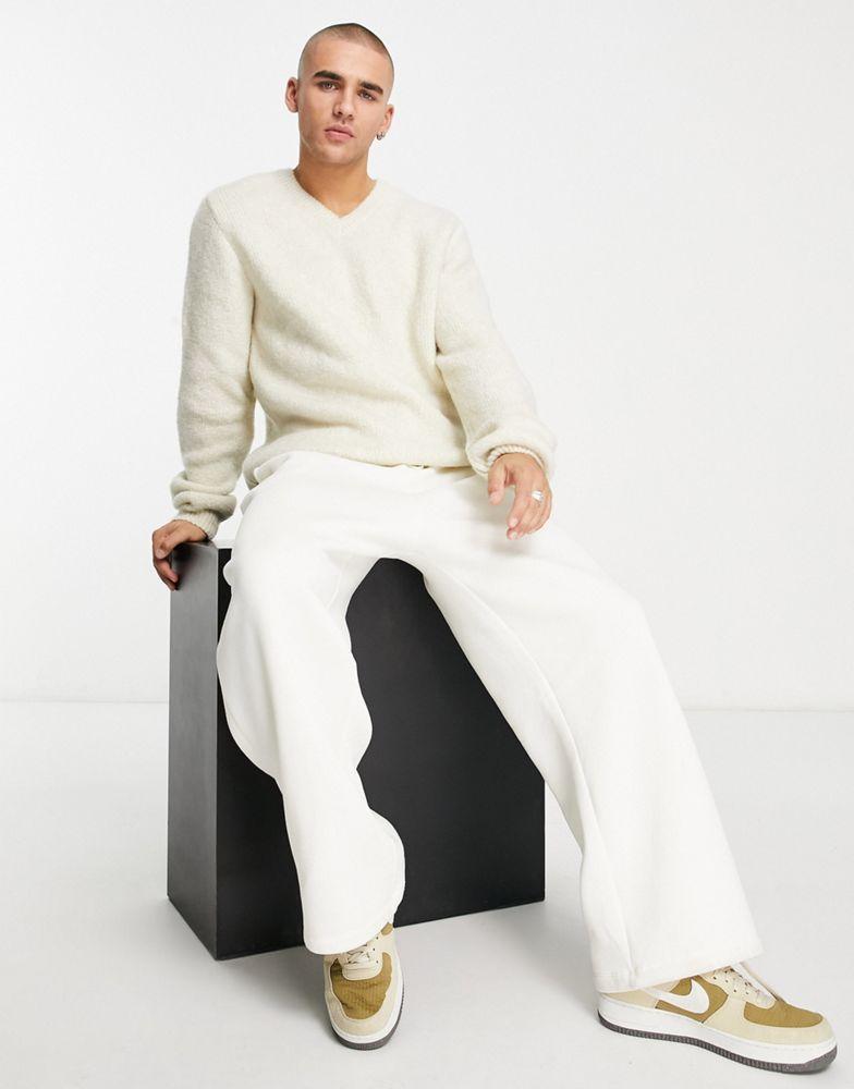 商品ASOS|ASOS DESIGN relaxed V-neck knitted jumper in beige,价格¥241,第6张图片详细描述