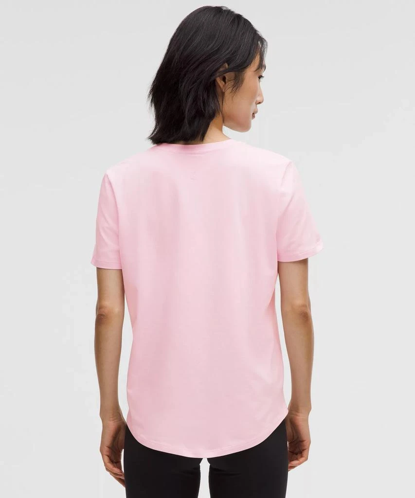 Love Curved-Hem Crewneck T-Shirt 商品