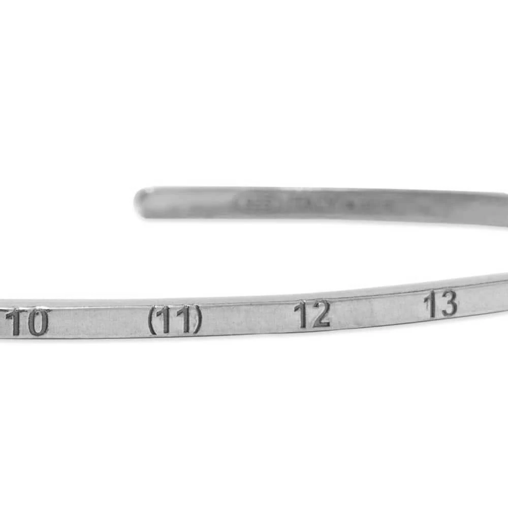 商品MAISON MARGIELA|Maison Margiela Fine Branded Cuff Bangle,价格¥1703,第2张图片详细描述