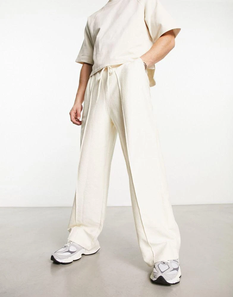 商品ASOS|ASOS DESIGN straight leg joggers with pintucks in off white,价格¥219,第1张图片