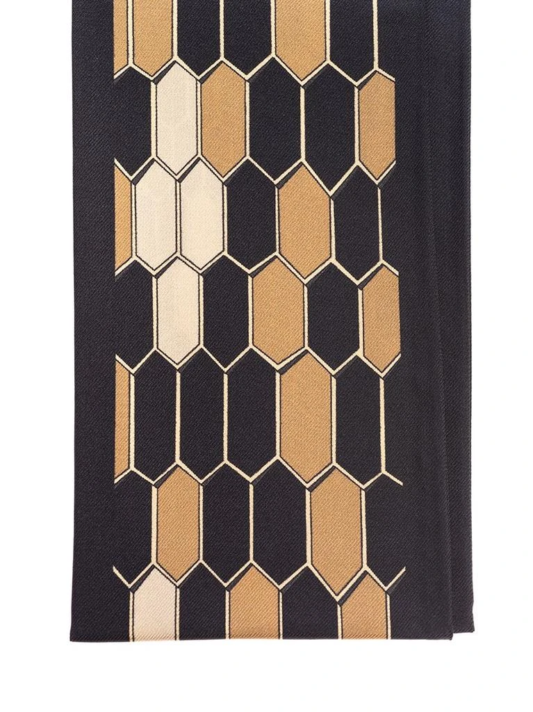 商品BVLGARI|Bulgari Graphic-Printed Scarf,价格¥1192,第2张图片详细描述