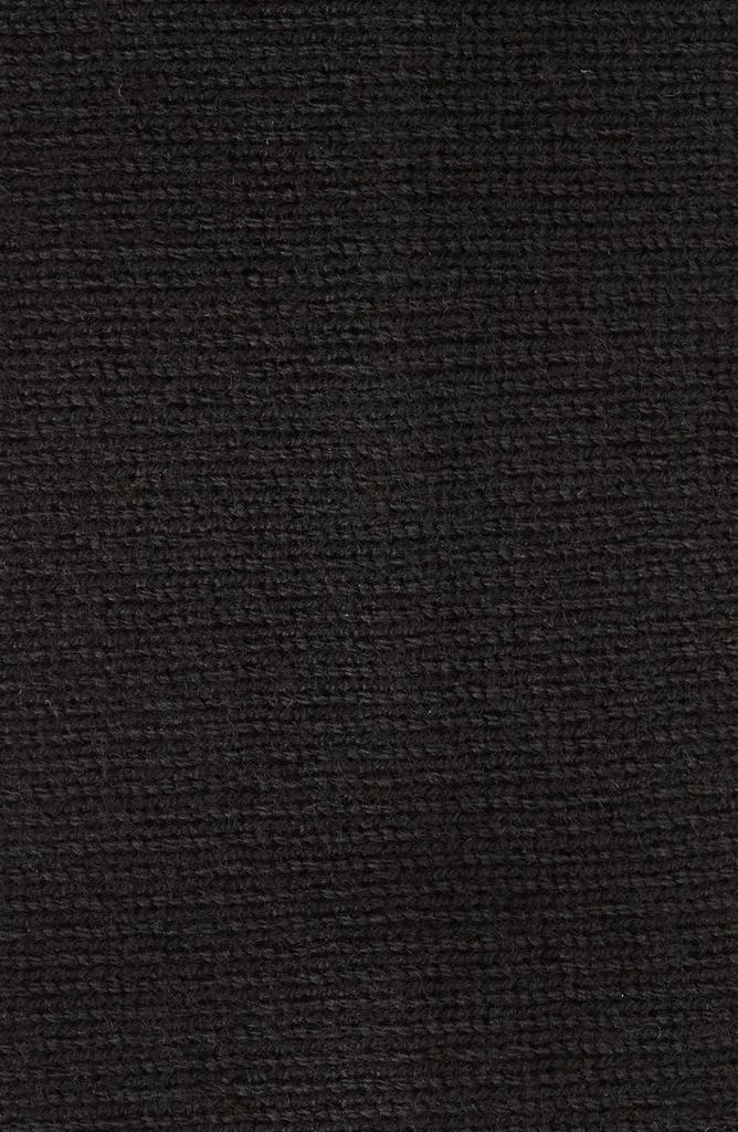 商品Canada Goose|Tonal Emblem Merino Wool Ear Warmer,价格¥491,第2张图片详细描述